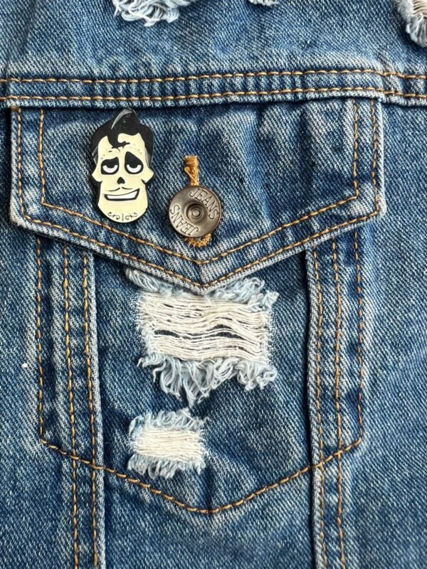 Pin esmaltado de película