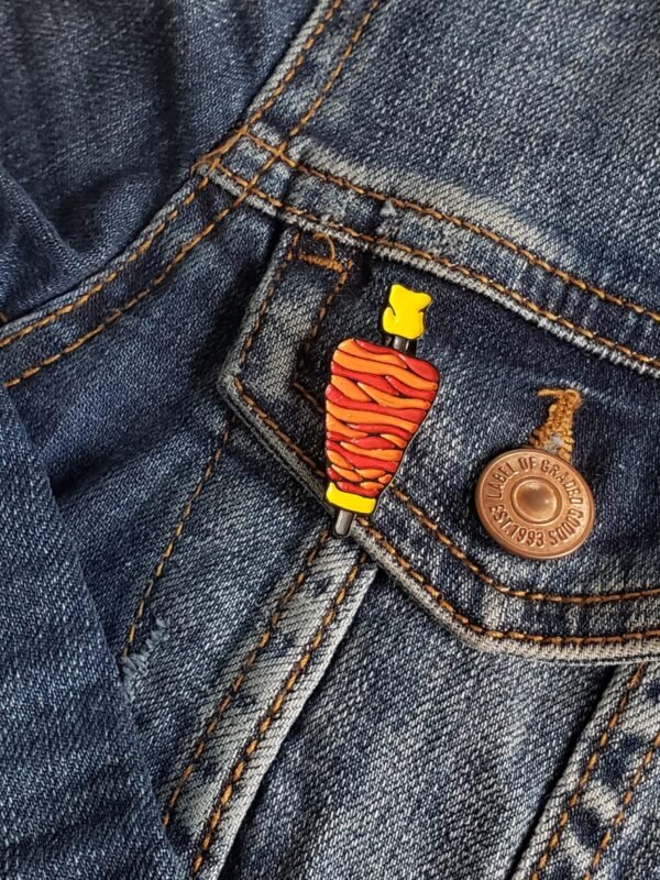 WhatsApp Image 2024-10-19 at 17.28.24 Pin esmaltado de trompo al pastor