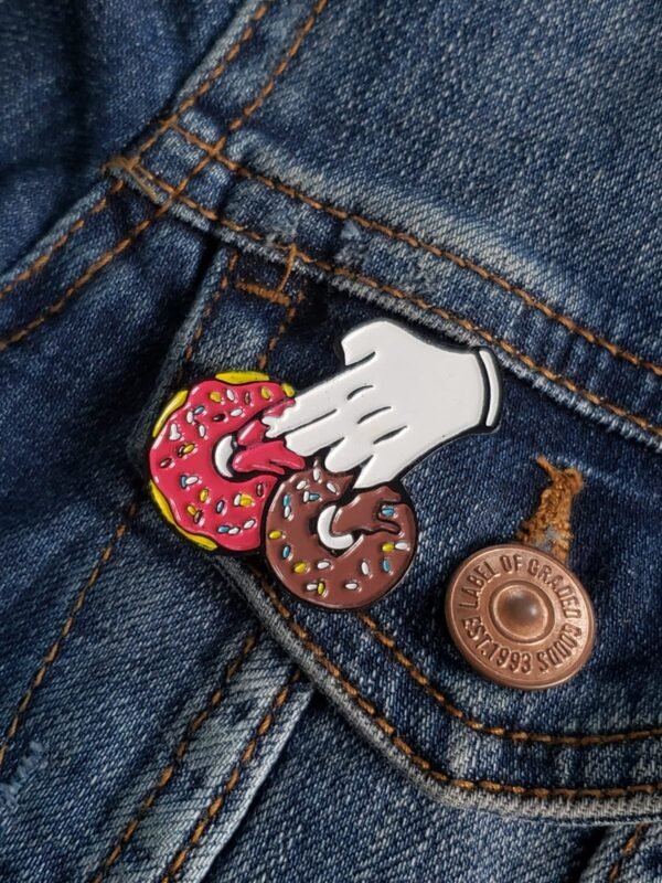 Pin extravagante